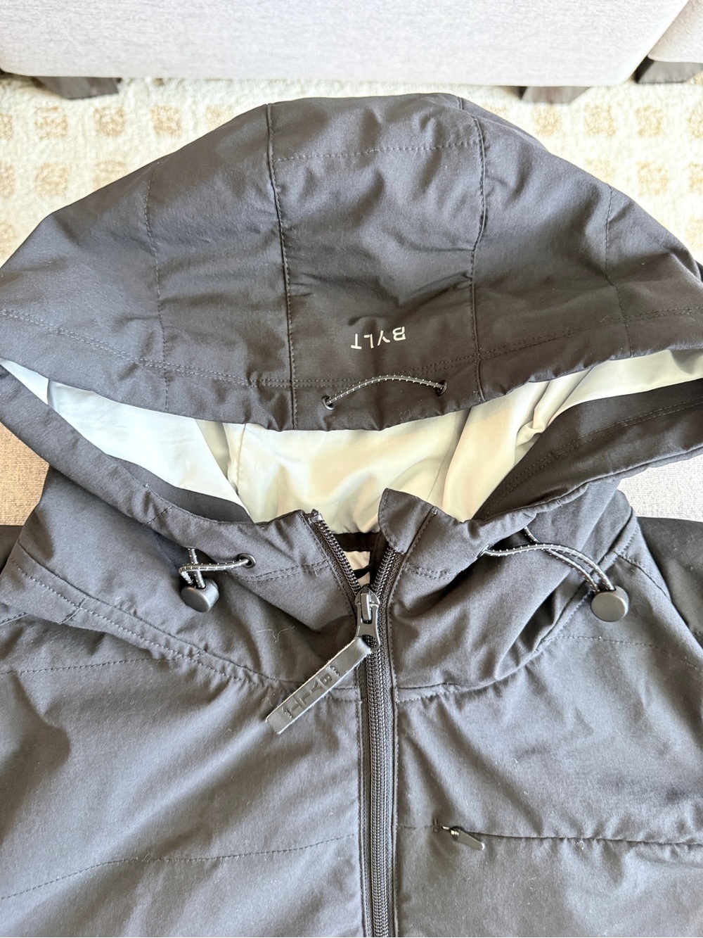 BYLT Drop-Cut Puffer Jacket Men XL Black Hooded Insulated Techwear Gorpcore Coat - Picture 13 of 16